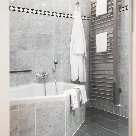 מלון Ramsteiner Hof 3*